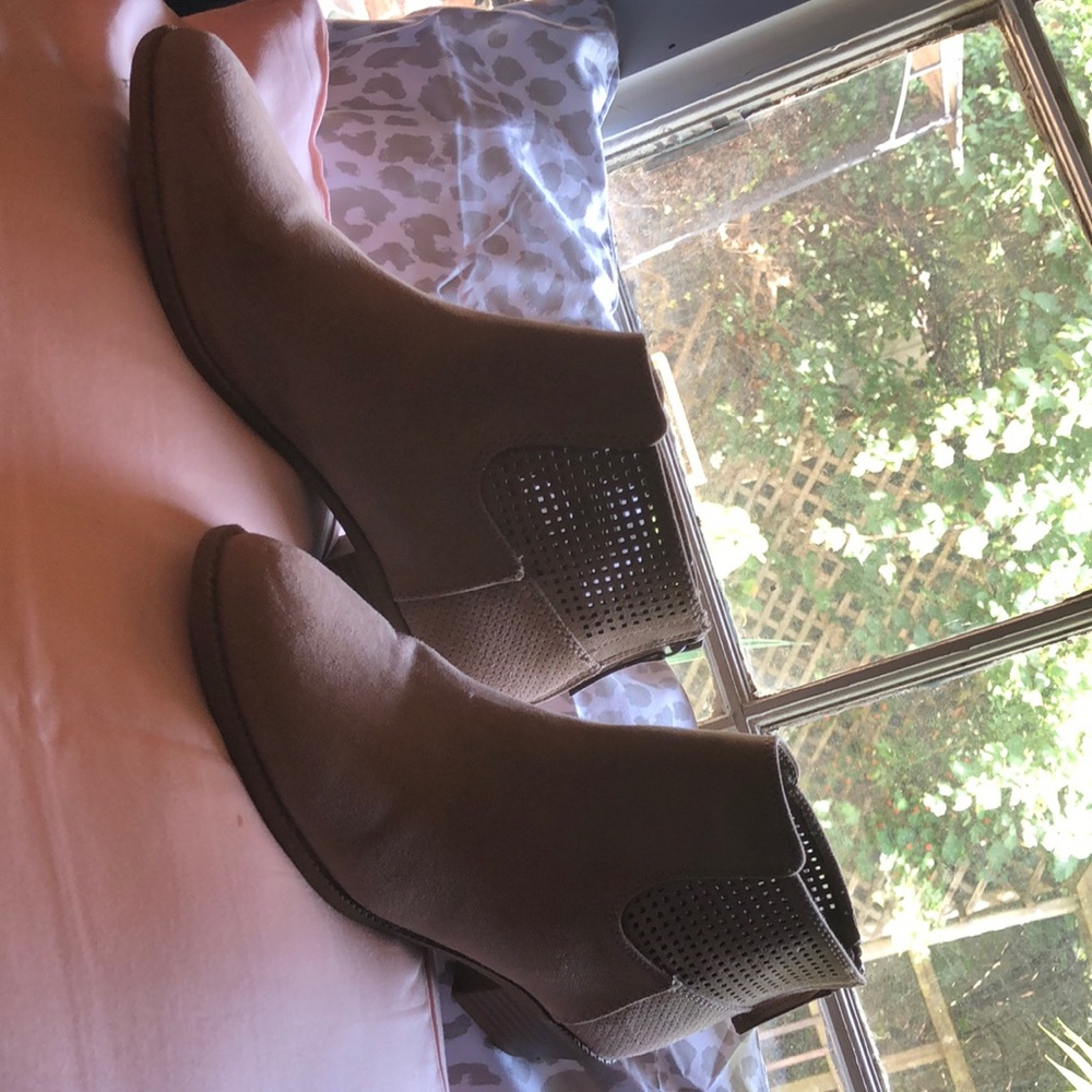 Justice wedge heel boots